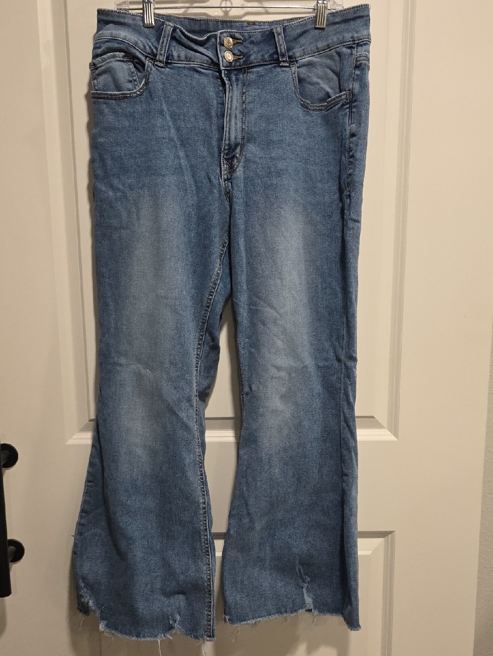 Maurices Light Blue Faded Flare Leg Raw Hem Jeans 16S